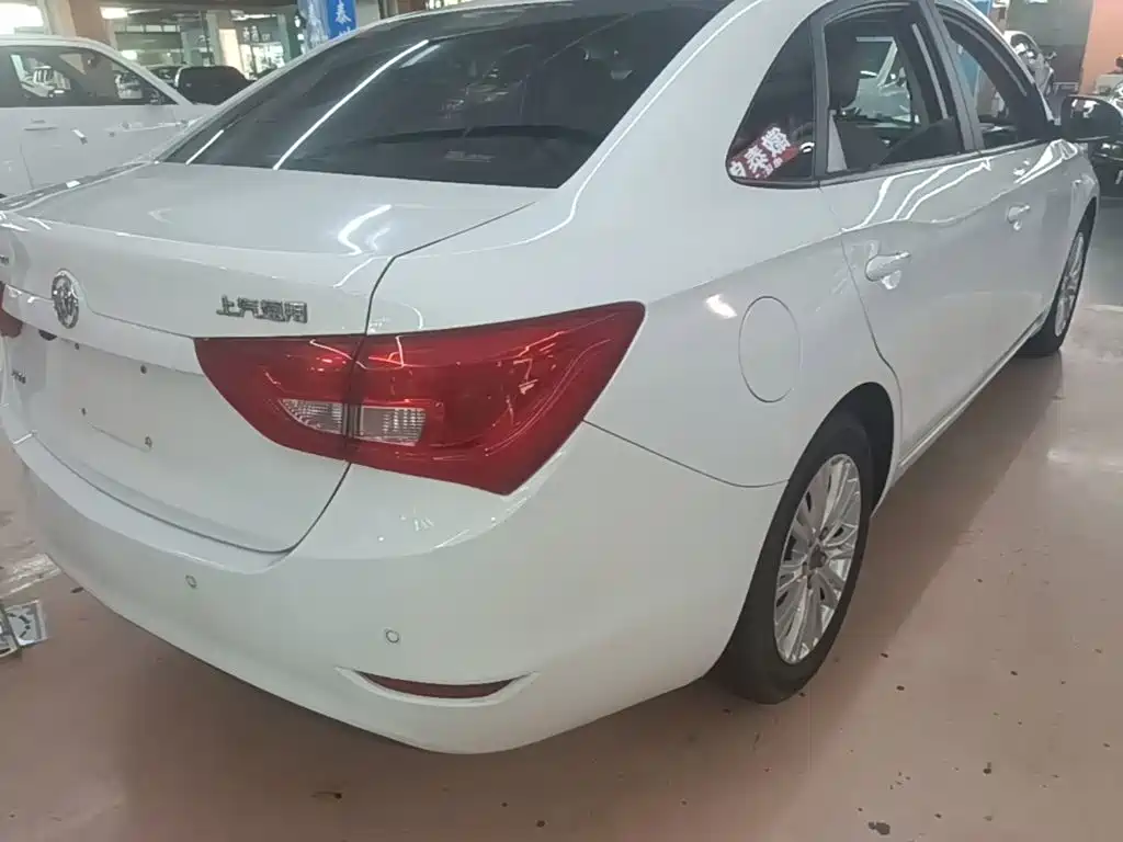 Buick Excelle — миниатюра 7