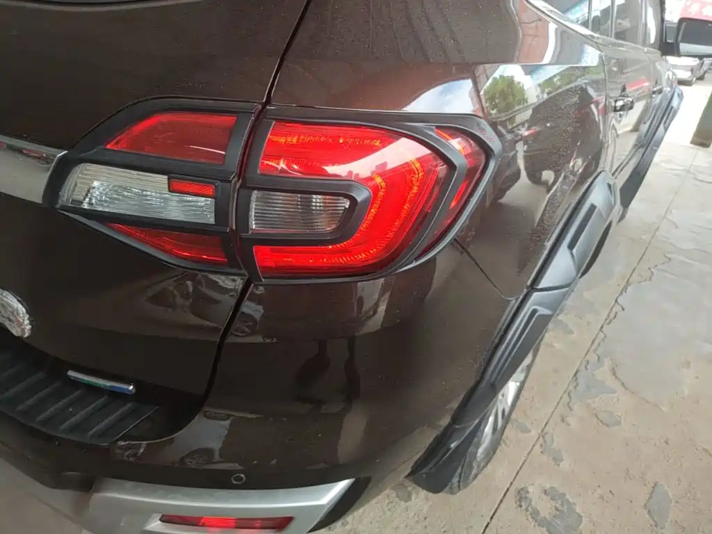 Ford Everest — миниатюра 24