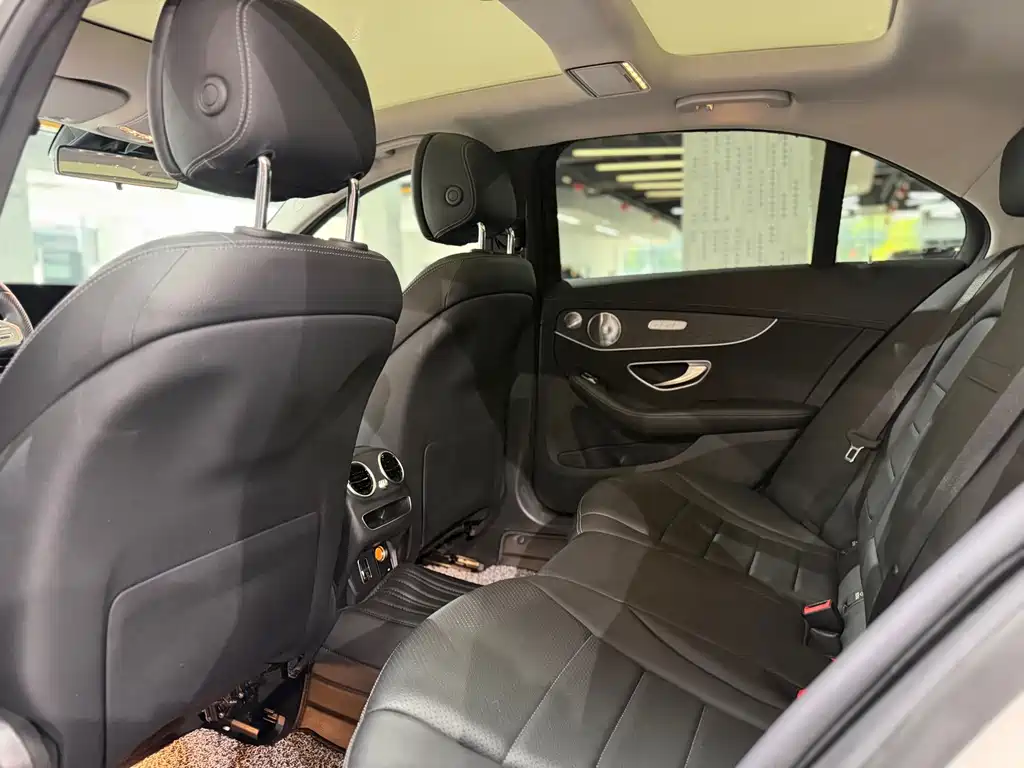 Mercedes-Benz C-Class — миниатюра 7