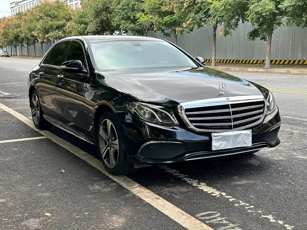 Mercedes-Benz E-Class — миниатюра 3