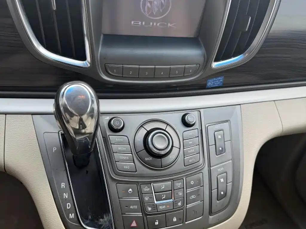 Buick GL8 — миниатюра 6