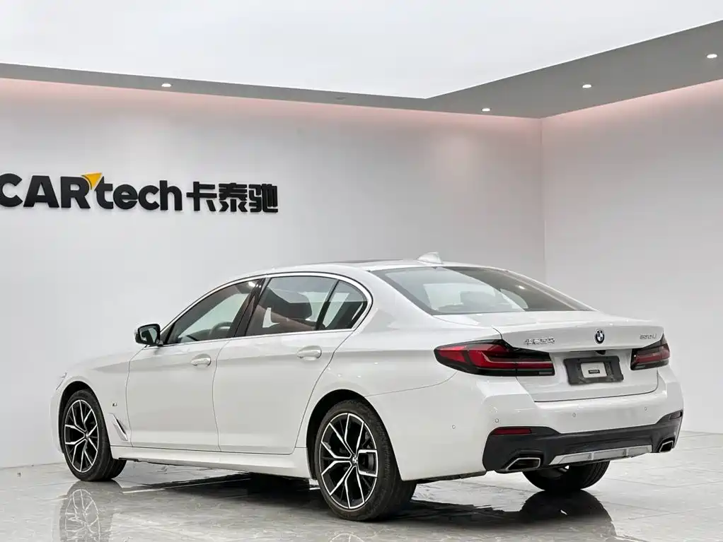 BMW 5 Series — миниатюра 3