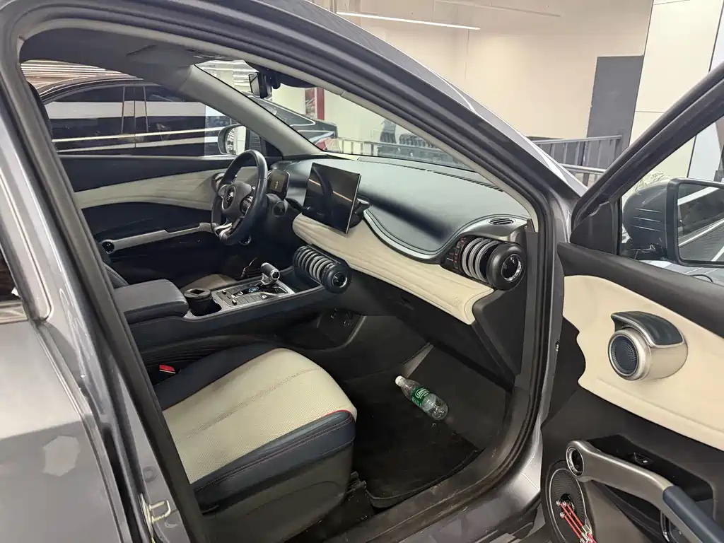 BYD Yuan Plus — миниатюра 4
