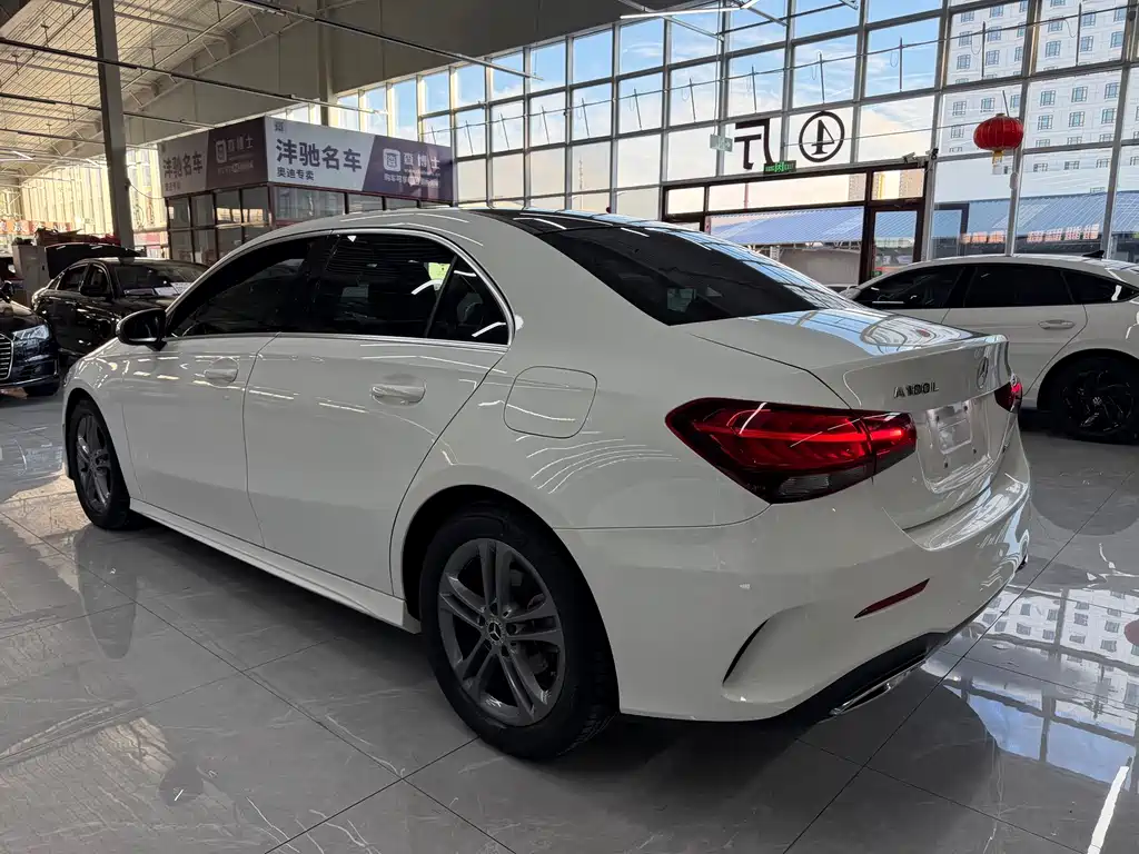 Mercedes-Benz A-Class — миниатюра 7