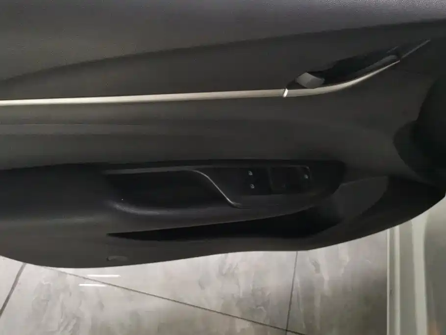 Buick Excelle — миниатюра 7