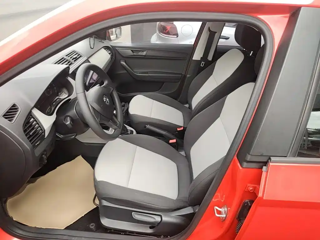 Skoda Fabia — миниатюра 15