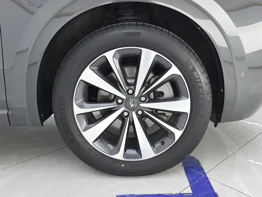 Li Auto Li ONE — миниатюра 6