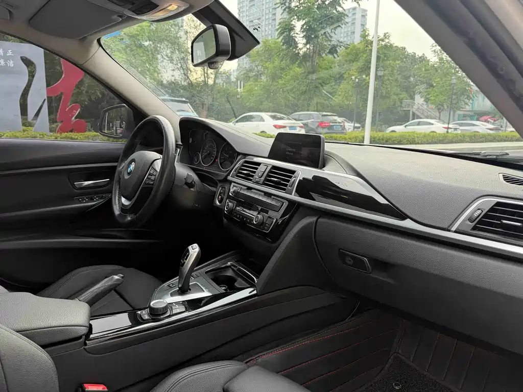 BMW 3 Series — миниатюра 11
