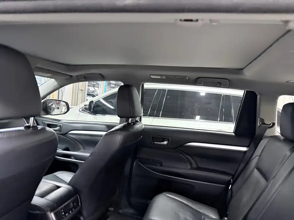 Toyota Highlander — миниатюра 11