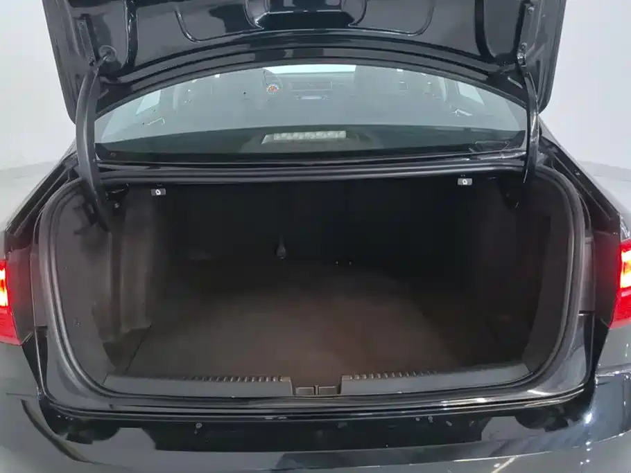 Volkswagen Sagitar — миниатюра 4