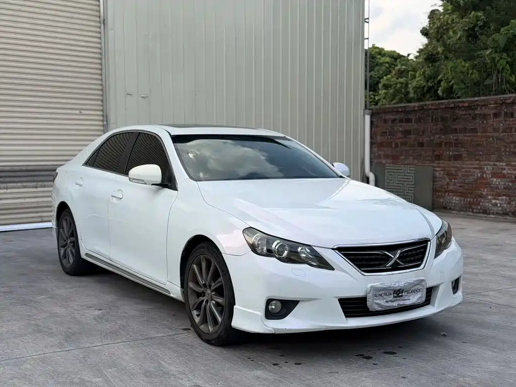 Toyota Reiz — миниатюра 3