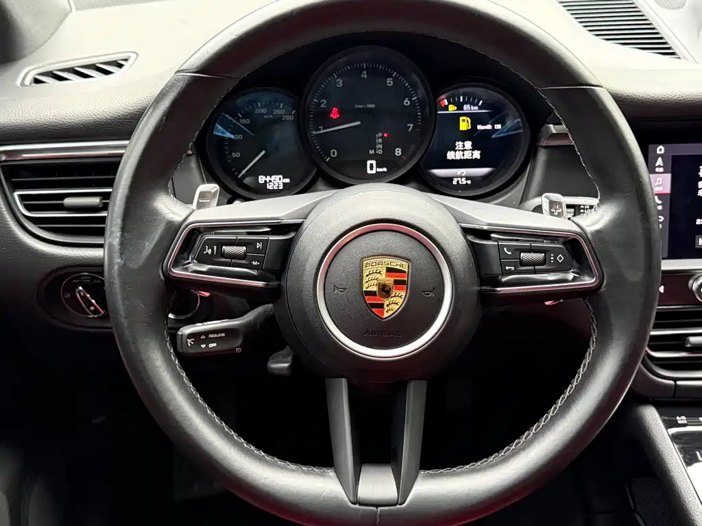 Porsche Macan — миниатюра 14