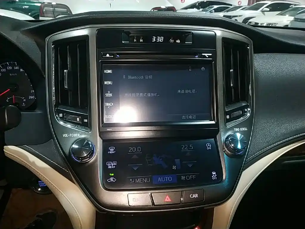 Toyota Crown — миниатюра 13