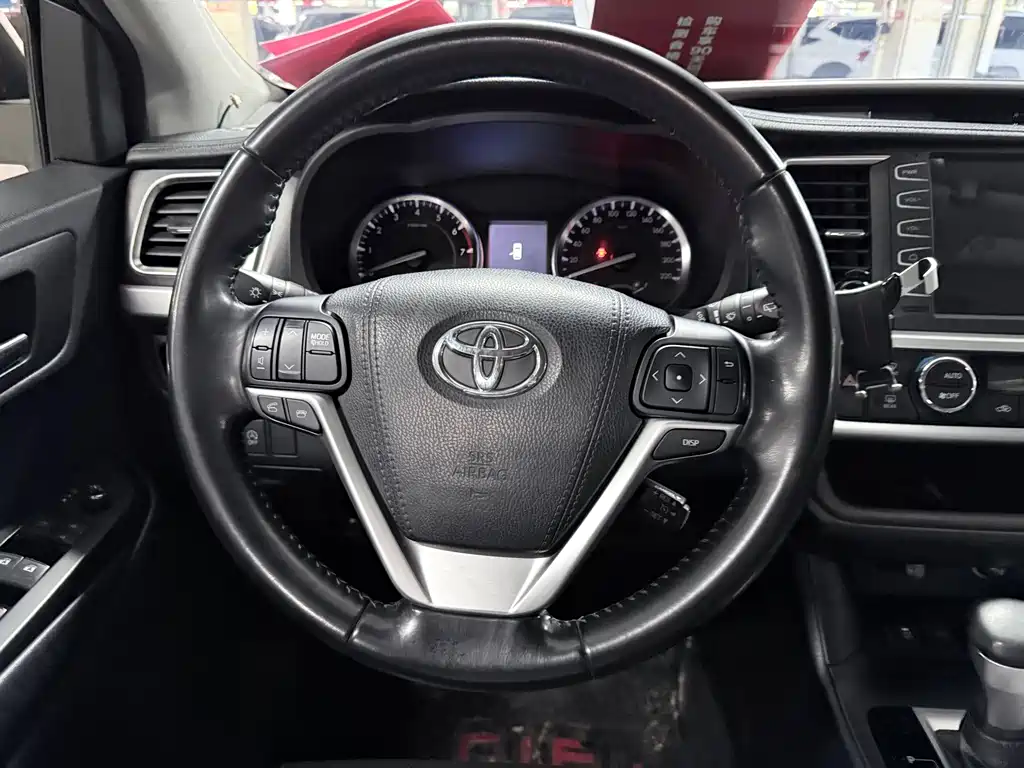 Toyota Highlander — миниатюра 13