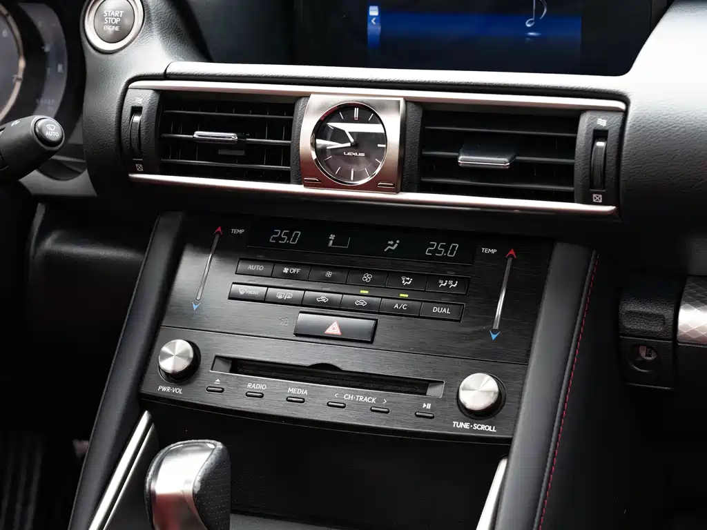 Lexus IS — миниатюра 17