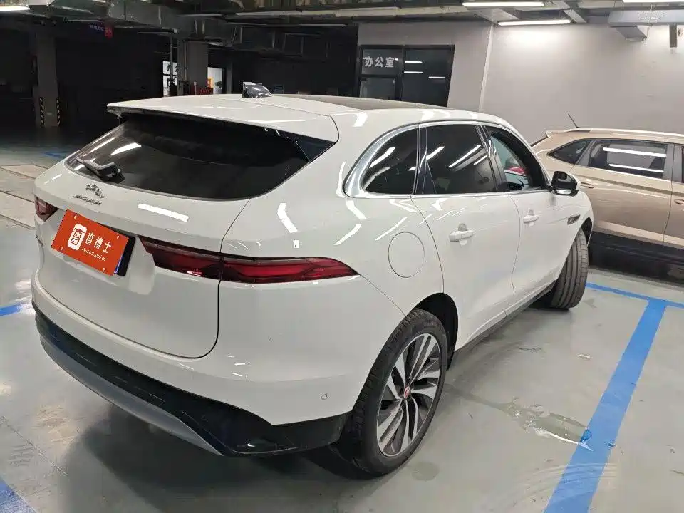 Jaguar F-PACE — миниатюра 9