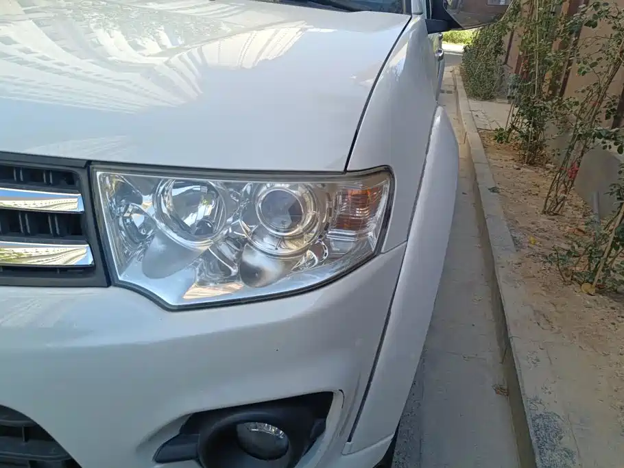 Mitsubishi Pajero Sport — миниатюра 4