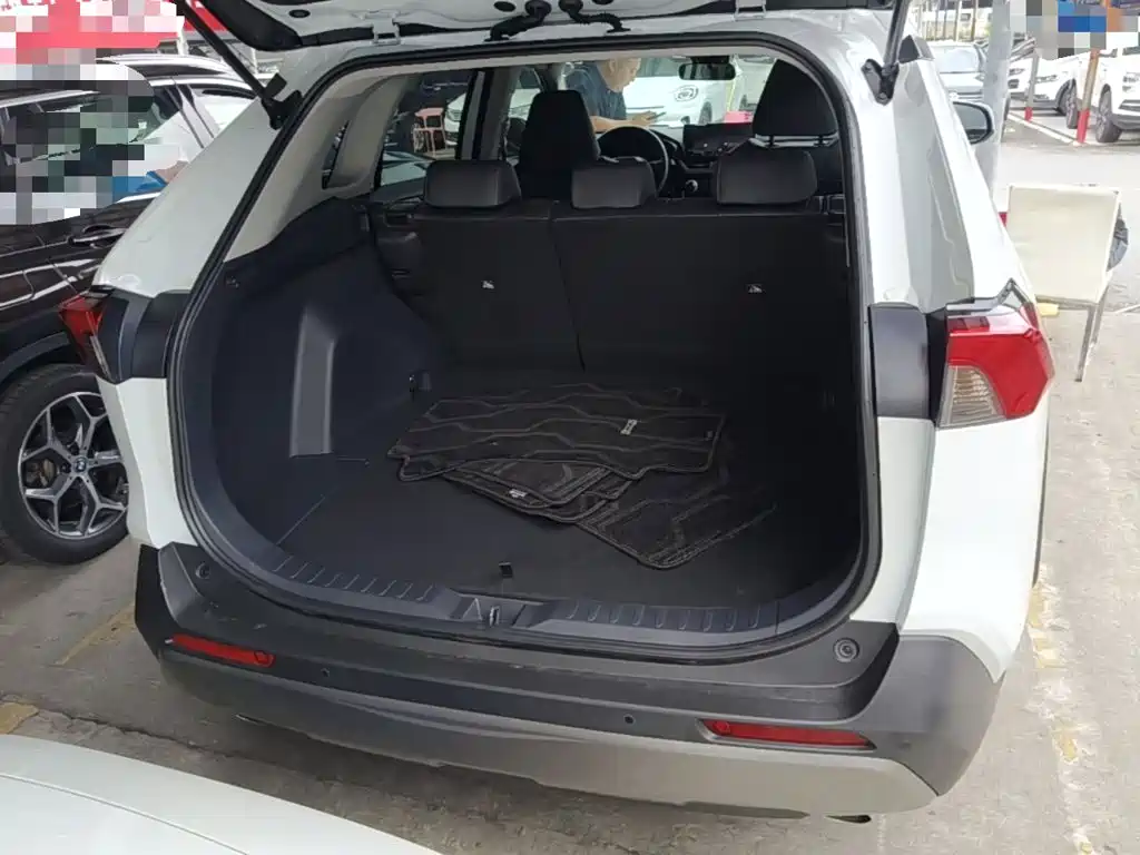 Toyota RAV4 — миниатюра 19