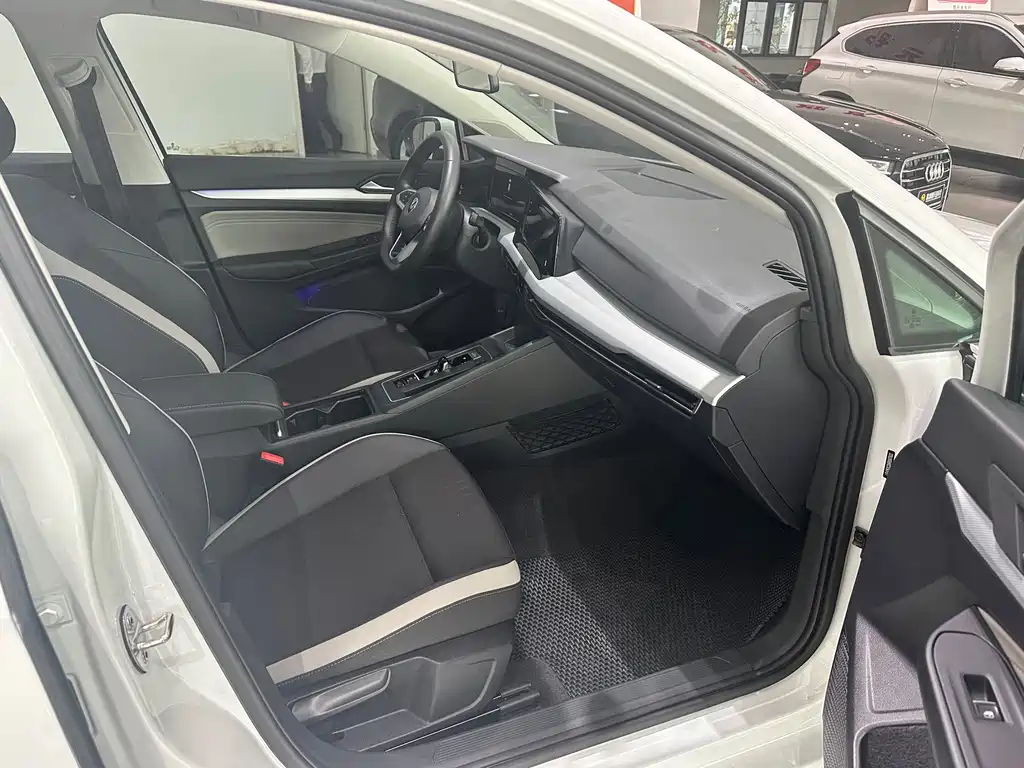Volkswagen Golf — миниатюра 4