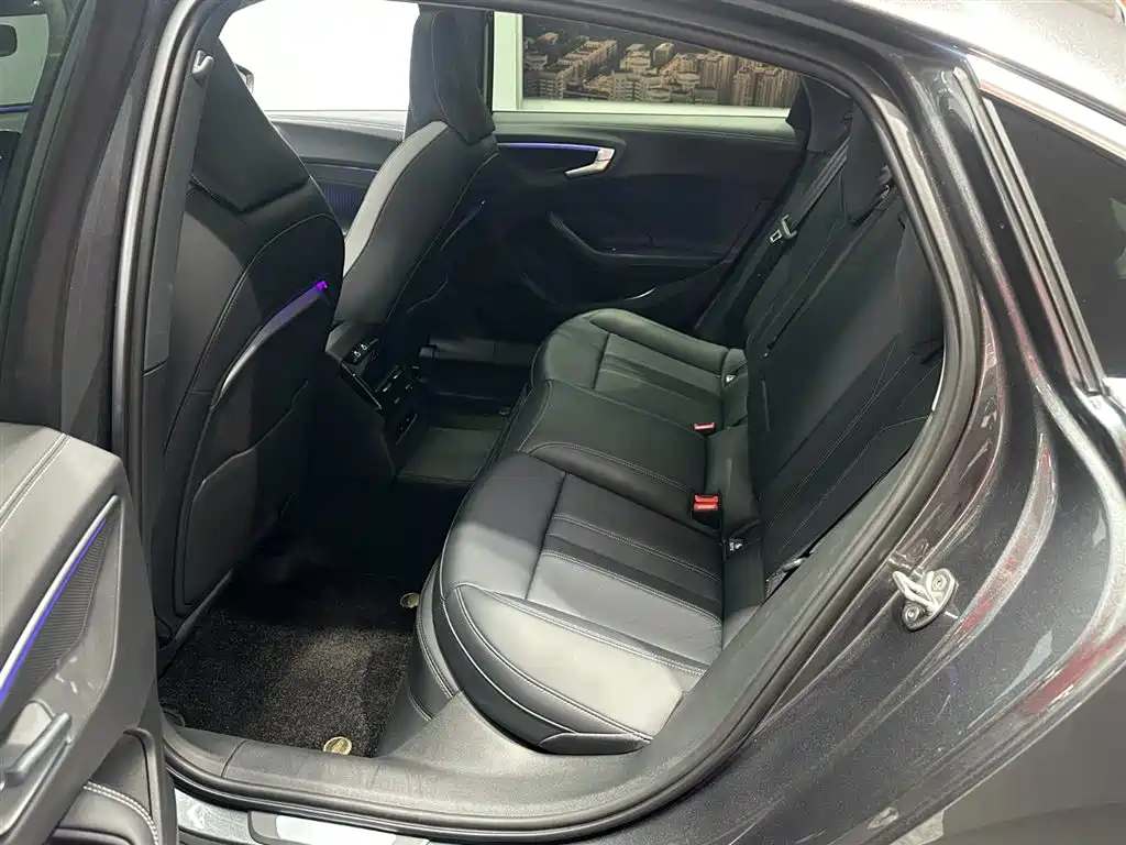 Audi A5L — миниатюра 13