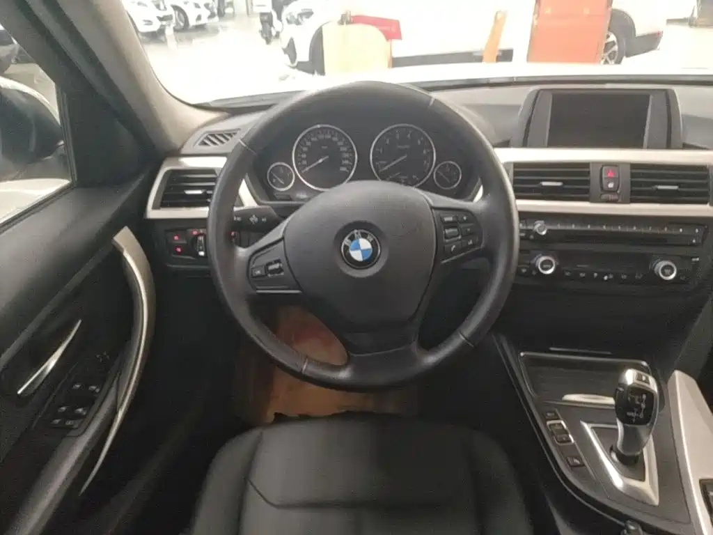 BMW 3 Series — миниатюра 11