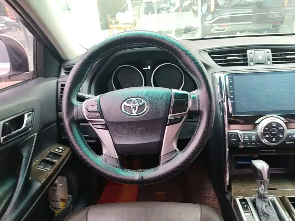 Toyota Reiz — миниатюра 11