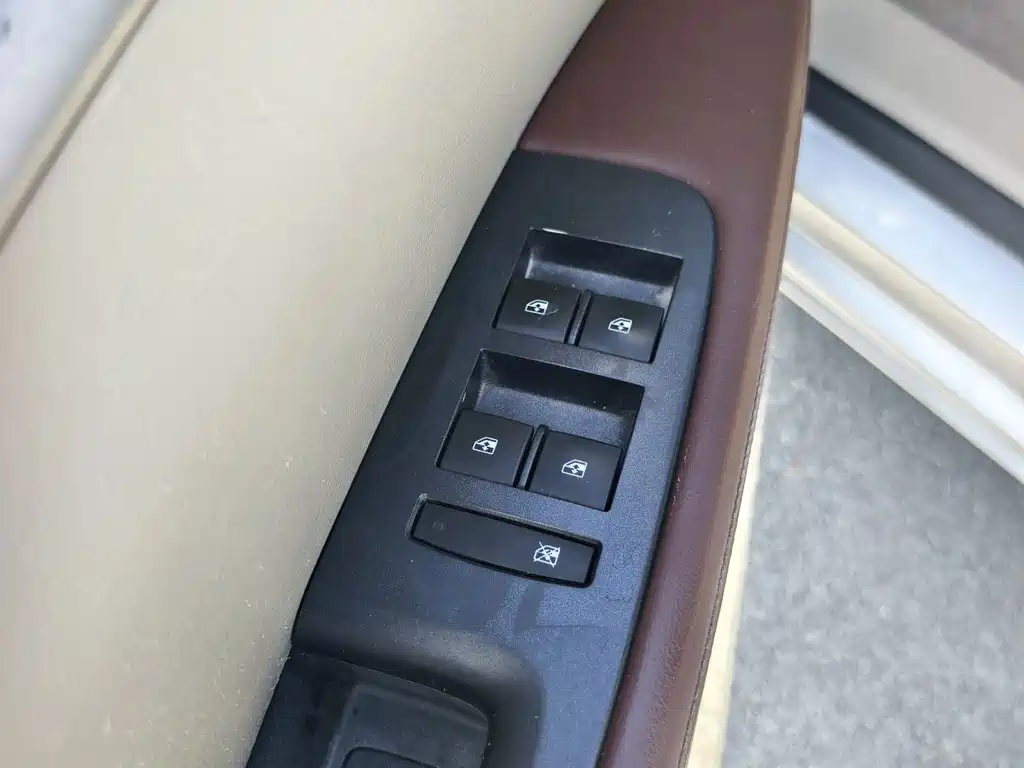 Buick GL8 — миниатюра 11