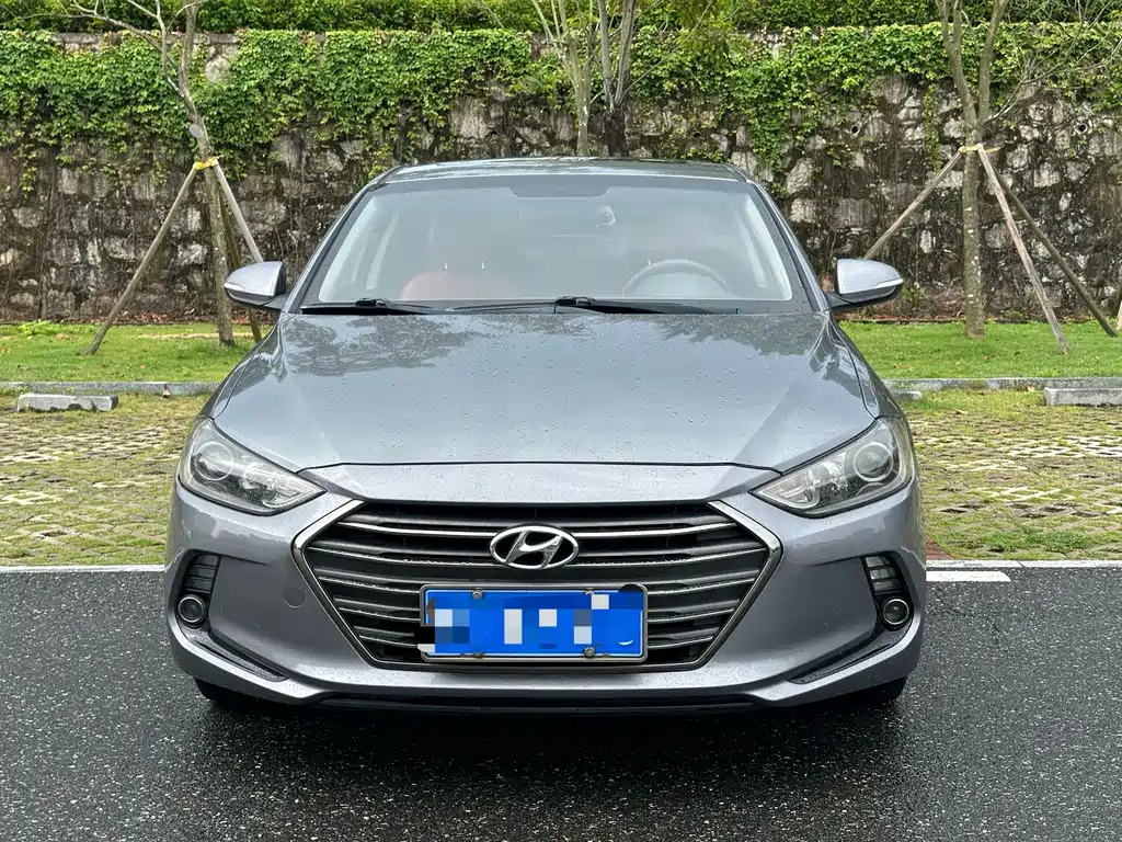 Hyundai Elantra — миниатюра 2