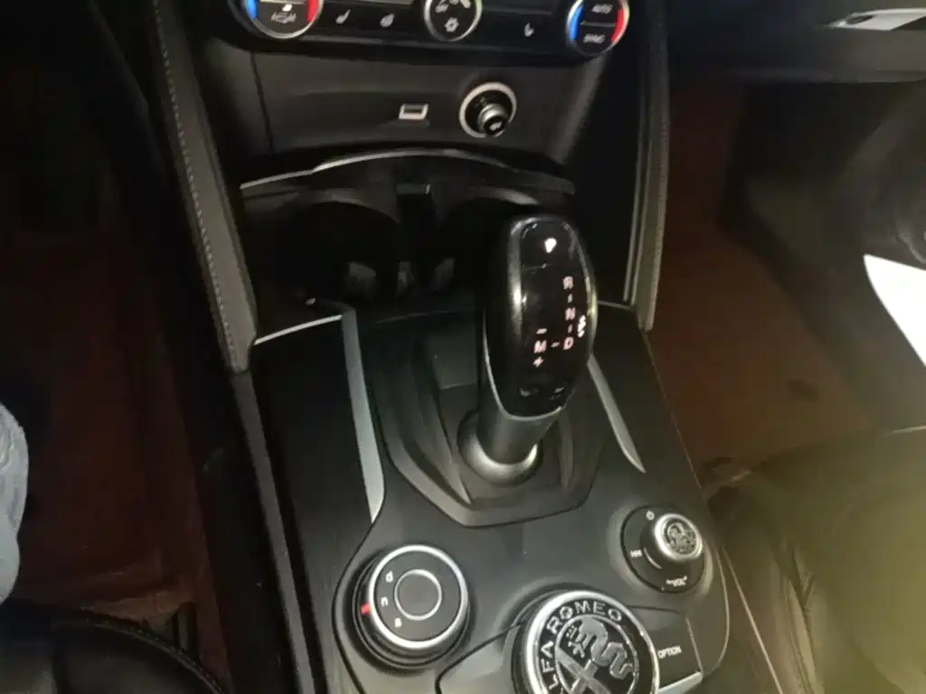 Alfa Romeo Stelvio — миниатюра 14