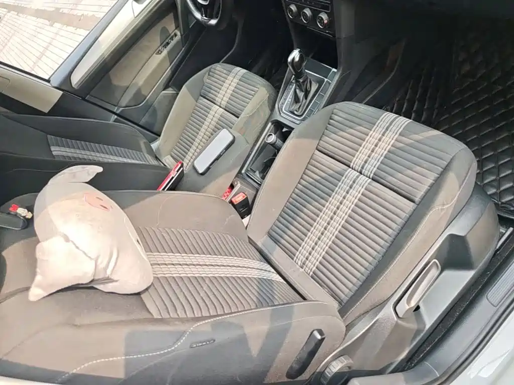 Volkswagen Golf Sportsvan — миниатюра 25