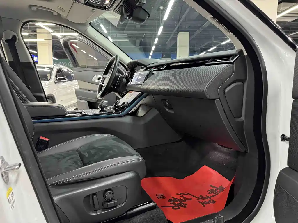 Land Rover Velar — миниатюра 10