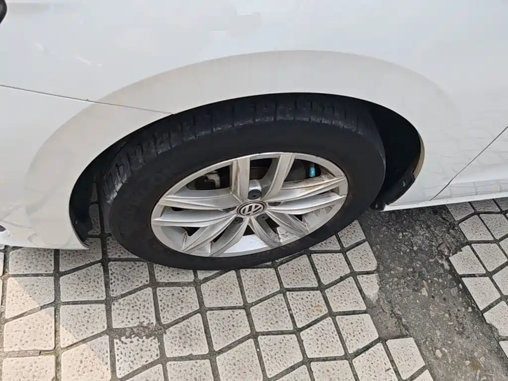 Volkswagen Golf Sportsvan — миниатюра 23