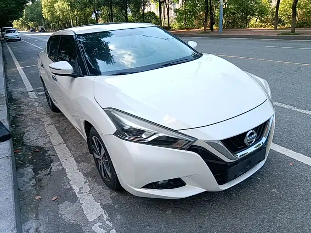 Nissan Bluebird — миниатюра 4