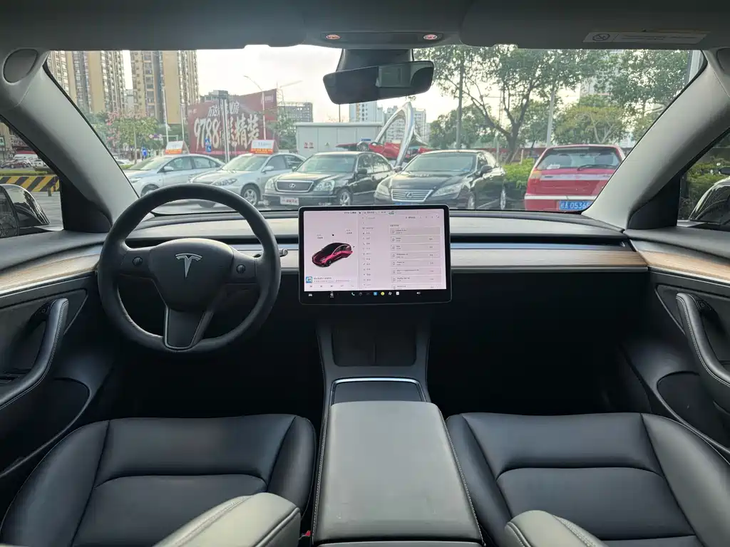 Tesla Model 3 — миниатюра 15