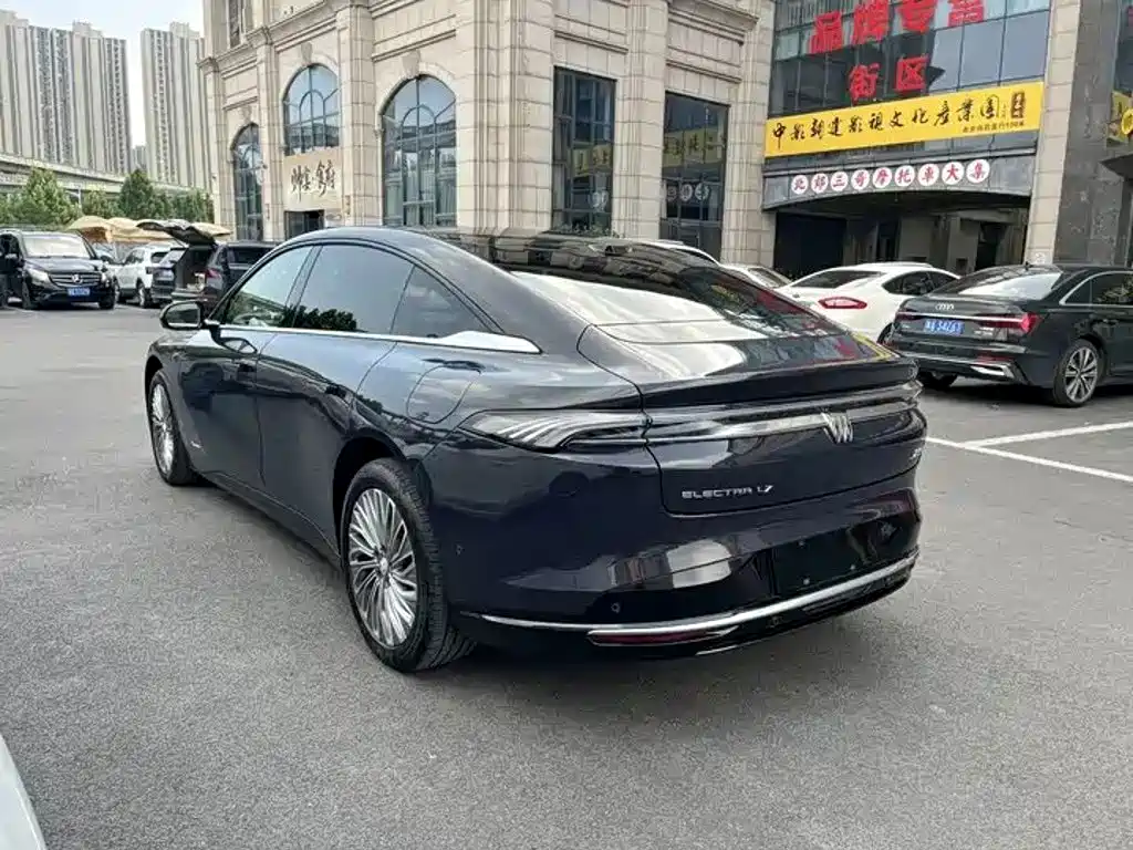 Buick Electra L7 — миниатюра 8