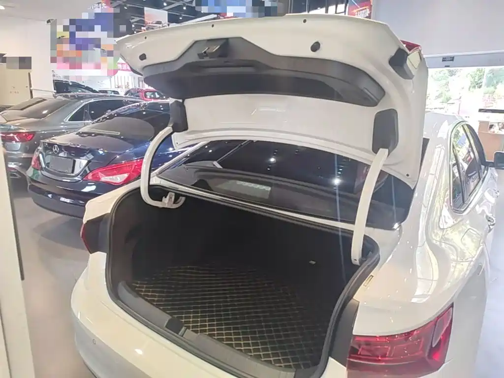 Volkswagen Sagitar — миниатюра 19