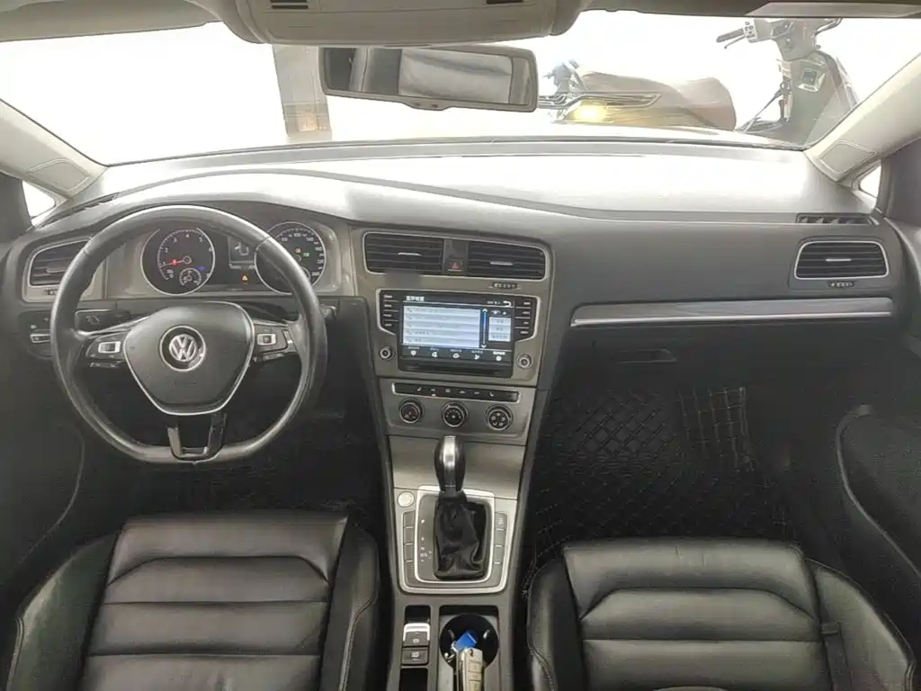 Volkswagen Golf — миниатюра 10