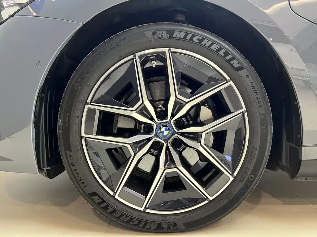 BMW i5 — миниатюра 18