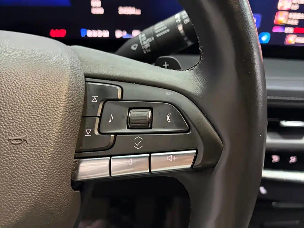 Cadillac XT4 — миниатюра 12