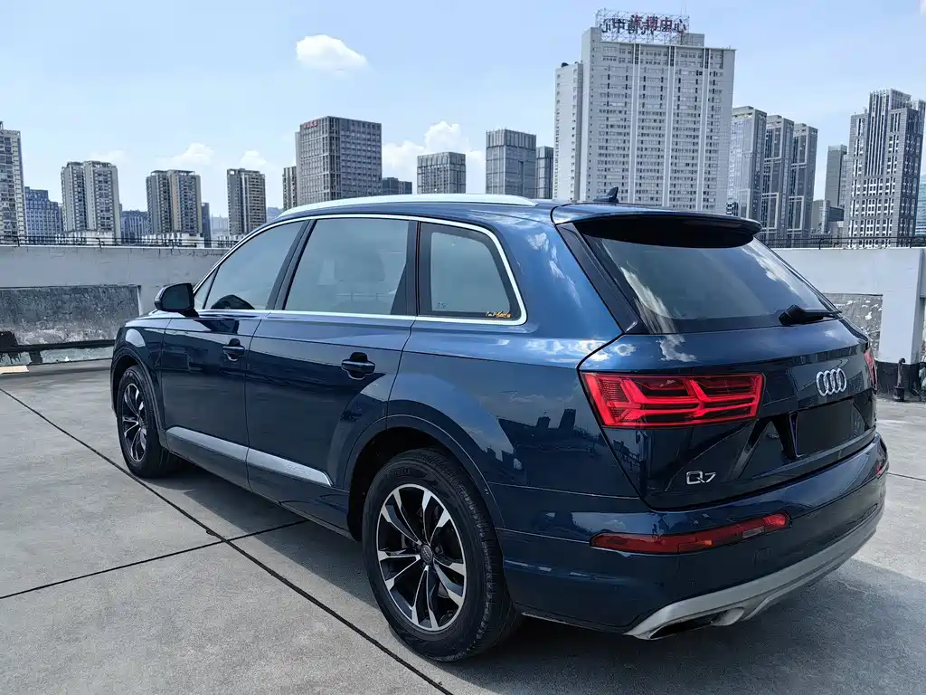 Audi Q7 — миниатюра 4