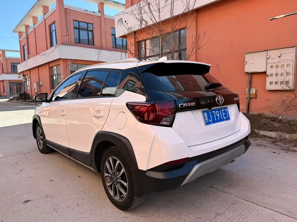 TOYOTA YARIS L ZHIXUAN