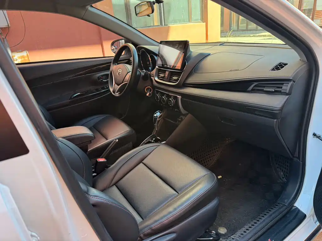 TOYOTA YARIS L ZHIXUAN