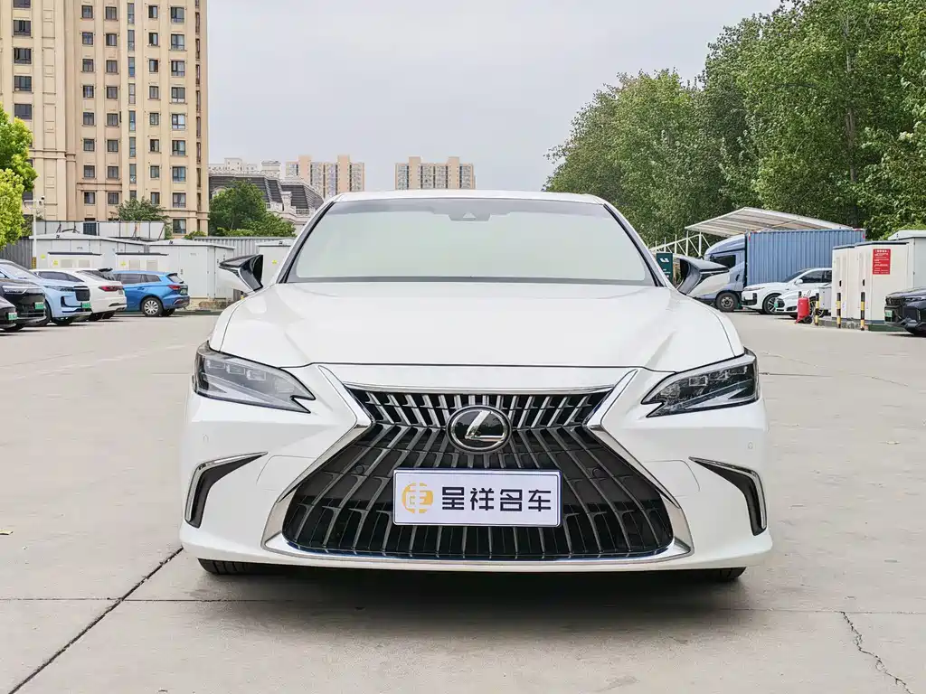 Lexus ES — миниатюра 2