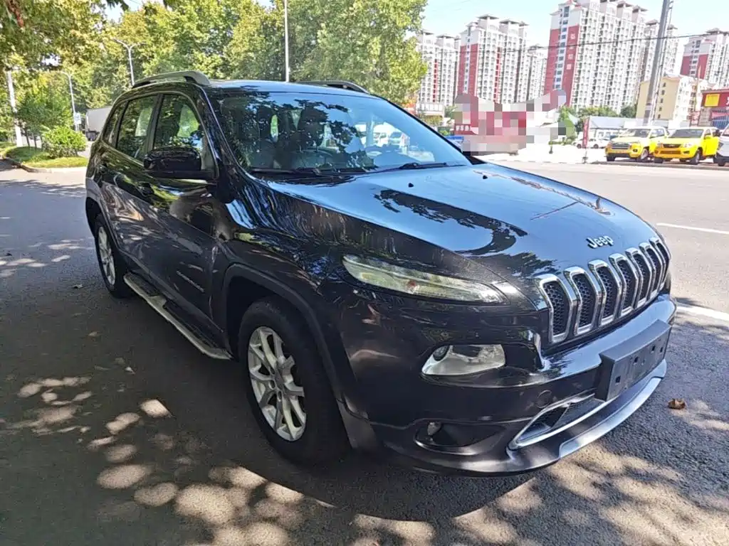 Jeep Cherokee — миниатюра 4