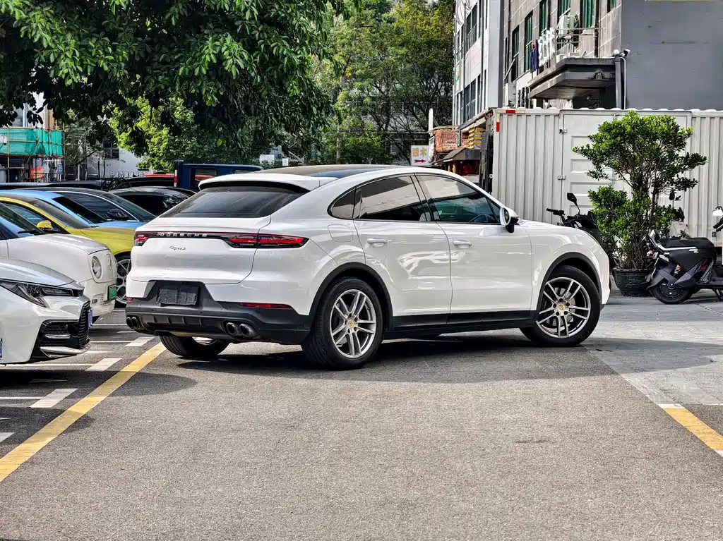 PORSCHE CAYENNE