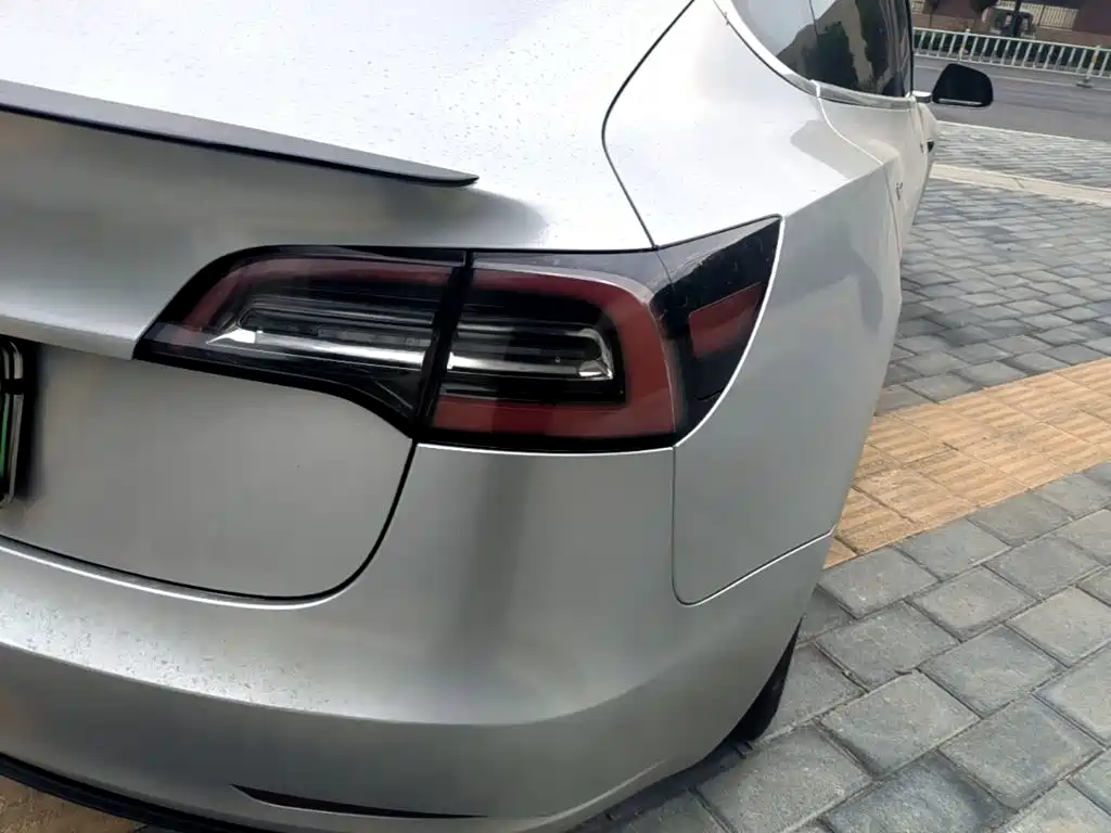 Tesla Model 3 — миниатюра 8