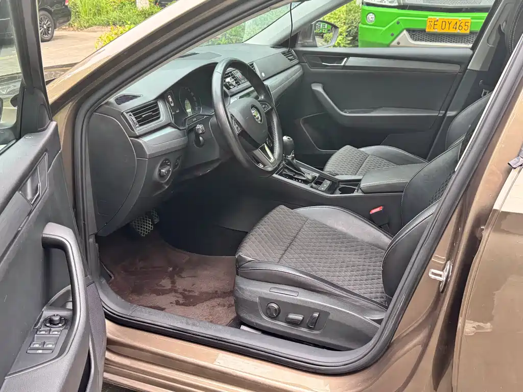 Skoda Superb 2016 TSI280 DSG
