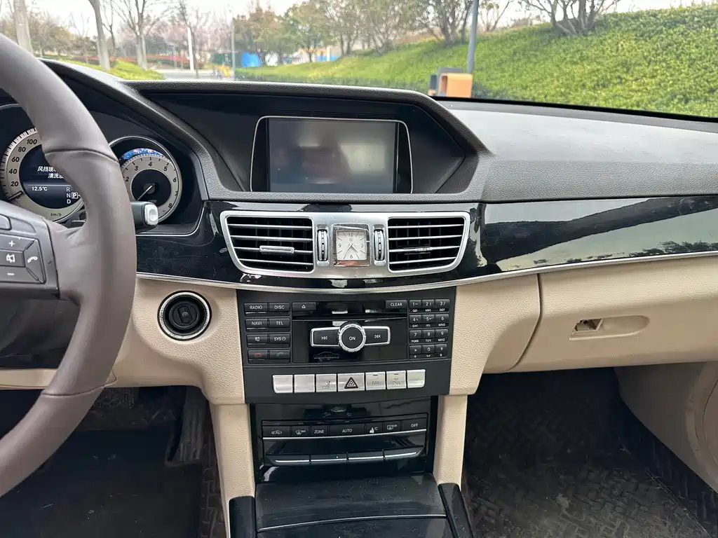 Mercedes-Benz E-Class E 2014 E 260 L Sport