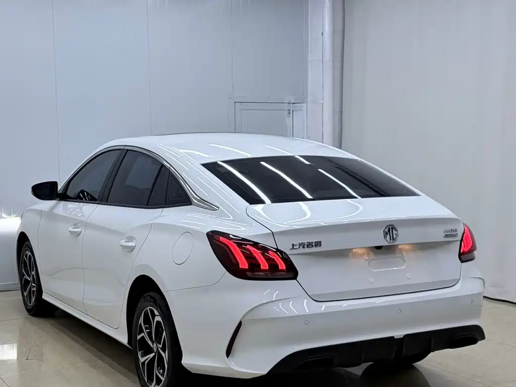 MG MG5 — миниатюра 6