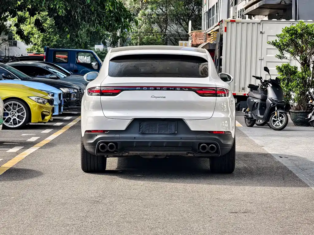 PORSCHE CAYENNE